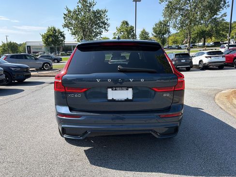Used 2024 Volvo XC60 B5 Plus w/ Climate Package AWD/4WD image 10