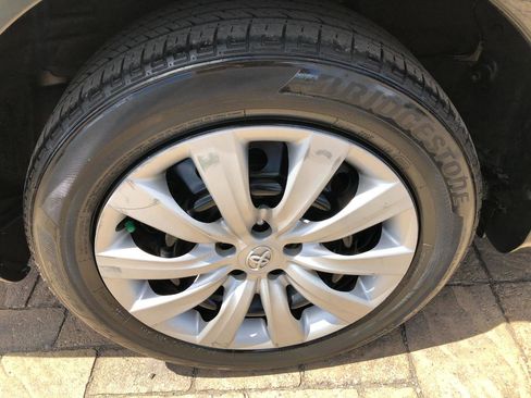 Used 2013 Toyota Corolla LE FWD image 10