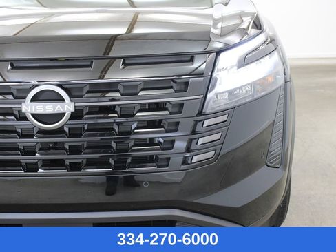 New 2026 Nissan Pathfinder SL image 7