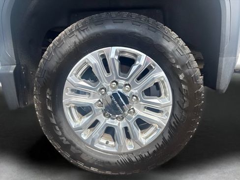 Used 2023 GMC Sierra 3500 Denali w/ Denali Ultimate Package AWD/4WD image 35