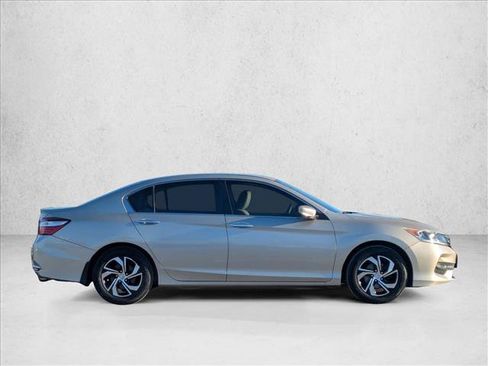 Used 2016 Honda Accord LX image 4