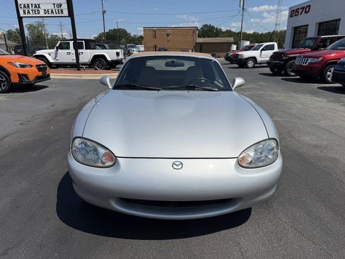 Used 1999 MAZDA MX-5 Miata RWD image 2