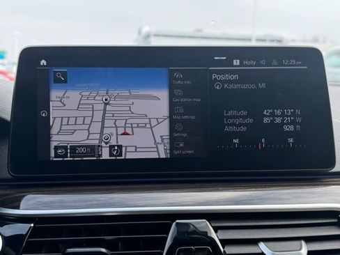 Used 2021 BMW 540i xDrive w/ M Sport Package image 34