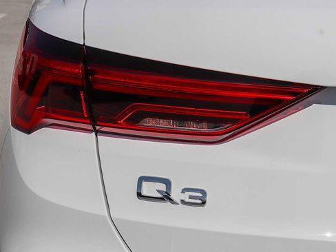 Used 2025 Audi Q3 2.0T Premium w/ Convenience Package image 7