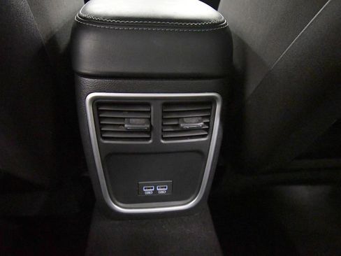 Used 2023 Dodge Charger Scat Pack w/ Technology Group RWD image 17