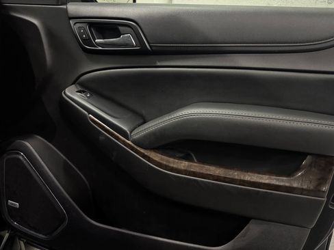 Used 2017 Chevrolet Suburban LT RWD image 33