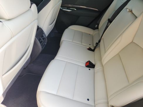 Certified 2023 Cadillac XT4 Sport FWD image 13