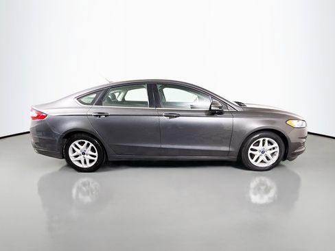 Used 2016 Ford Fusion SE image 11