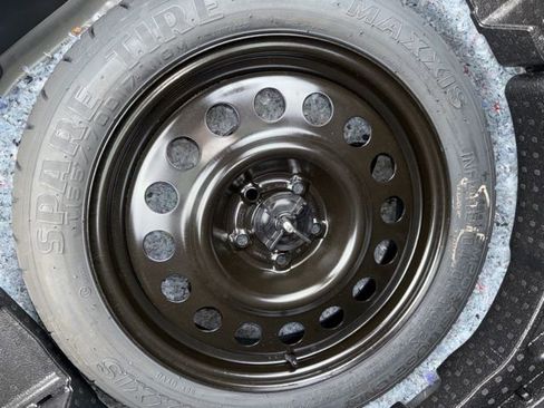 Certified 2024 Ford Escape ST-Line w/ Tech Pack #1 AWD/4WD image 16