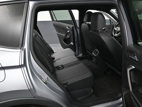 Used 2024 Volkswagen Tiguan SE R-Line image 34