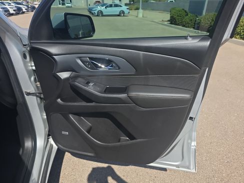Used 2020 Chevrolet Traverse Premier FWD image 16