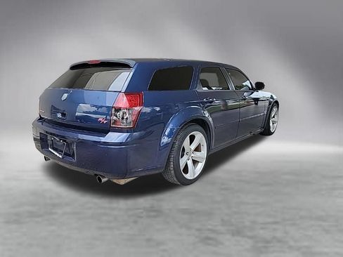 Used 2005 Dodge Magnum R/T w/ Convenience Group II RWD image 3