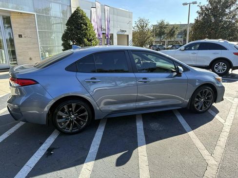 Used 2025 Toyota Corolla SE image 2