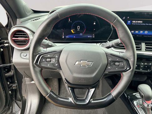 Certified 2024 Chevrolet Trax RS w/ Driver Confidence Package image 10