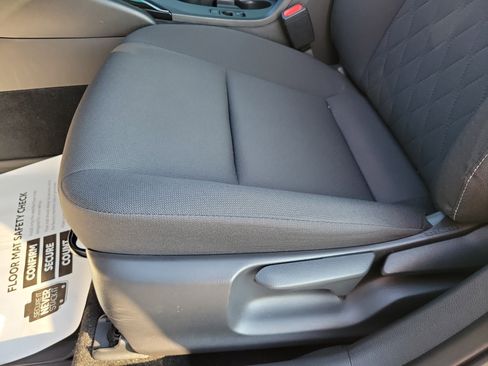 Used 2023 Toyota Corolla LE image 13