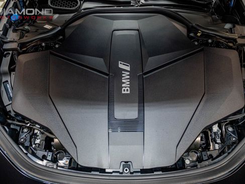 Used 2023 BMW i7 xDrive60 image 21