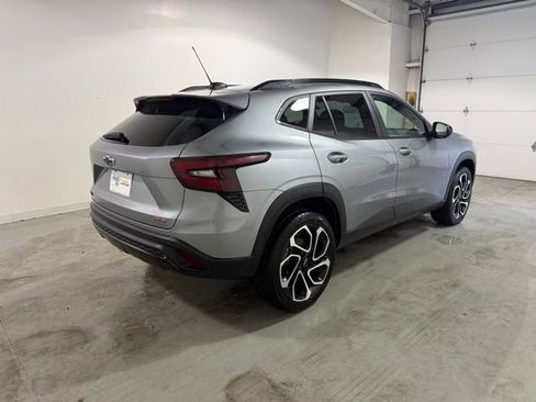 Certified 2024 Chevrolet Trax RS w/ Driver Confidence Package image 6