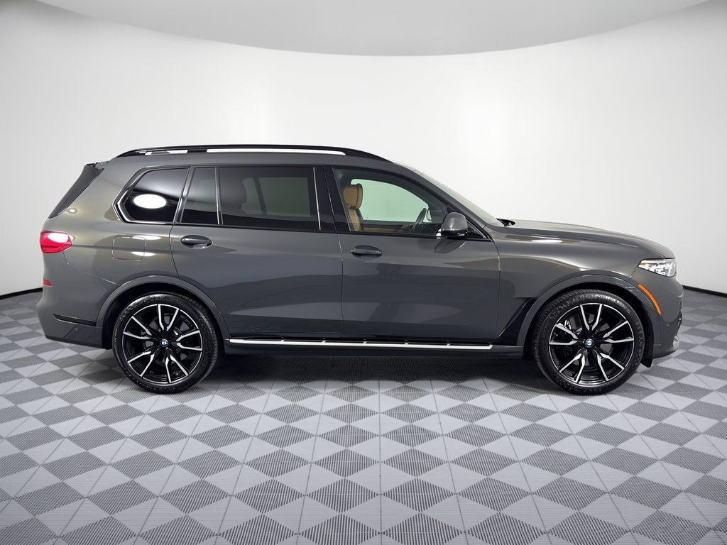 Used 2022 BMW X7 xDrive40i w/ M Sport Package AWD/4WD image 8