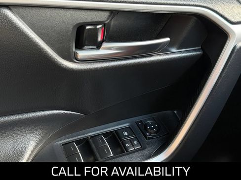 Used 2022 Toyota RAV4 XLE Premium FWD image 11