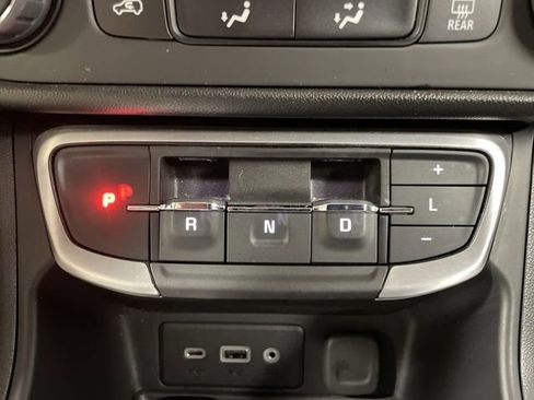 Used 2024 GMC Terrain SLE AWD/4WD image 20