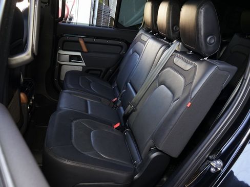 Used 2023 Land Rover Defender 130 X-Dynamic SE image 24