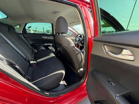 Used 2019 Kia Forte LXS FWD image 15