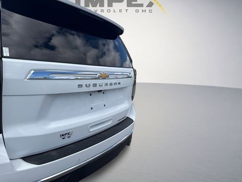Used 2023 Chevrolet Suburban Premier AWD/4WD image 37