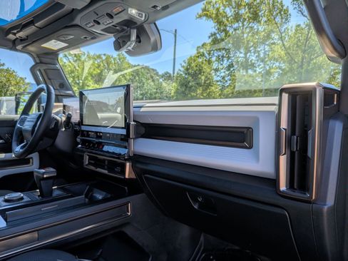Used 2024 GMC Hummer EV 3X w/ Omega Edition AWD/4WD image 38