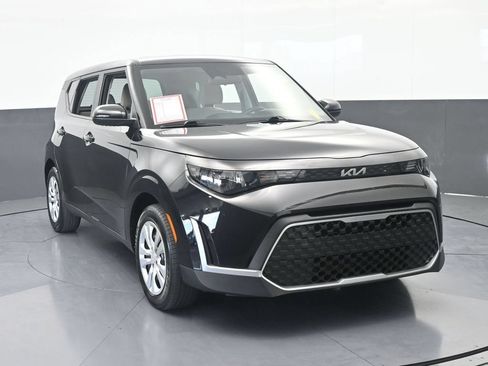 Used 2023 Kia Soul LX FWD image 9