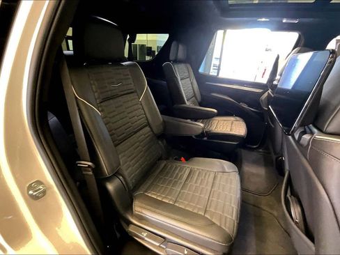 Used 2025 Cadillac Escalade V image 25
