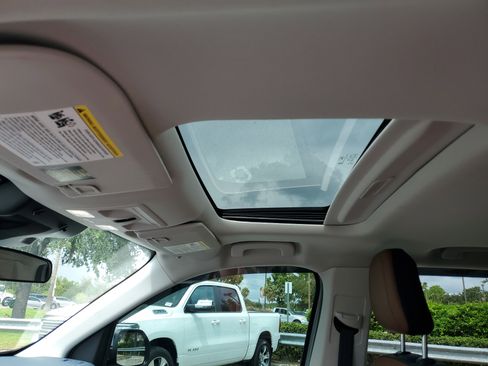 Used 2022 Ford Maverick Lariat w/ Lariat Luxury Package image 36