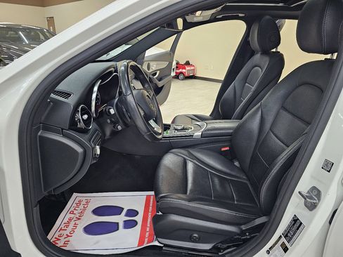 Used 2018 Mercedes-Benz C 300 Sedan w/ Premium Package image 18