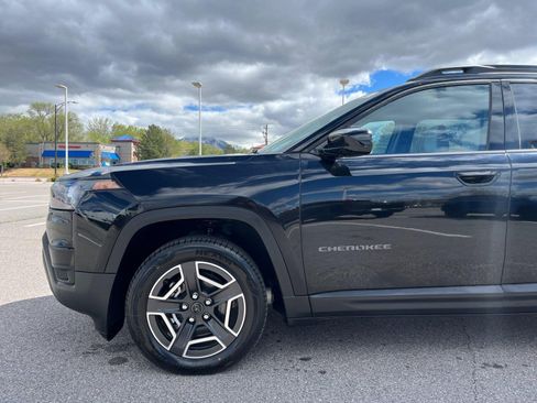 New 2026 Jeep Cherokee Laredo AWD/4WD image 9
