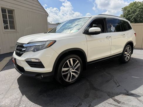 Used 2017 Honda Pilot Elite image 12