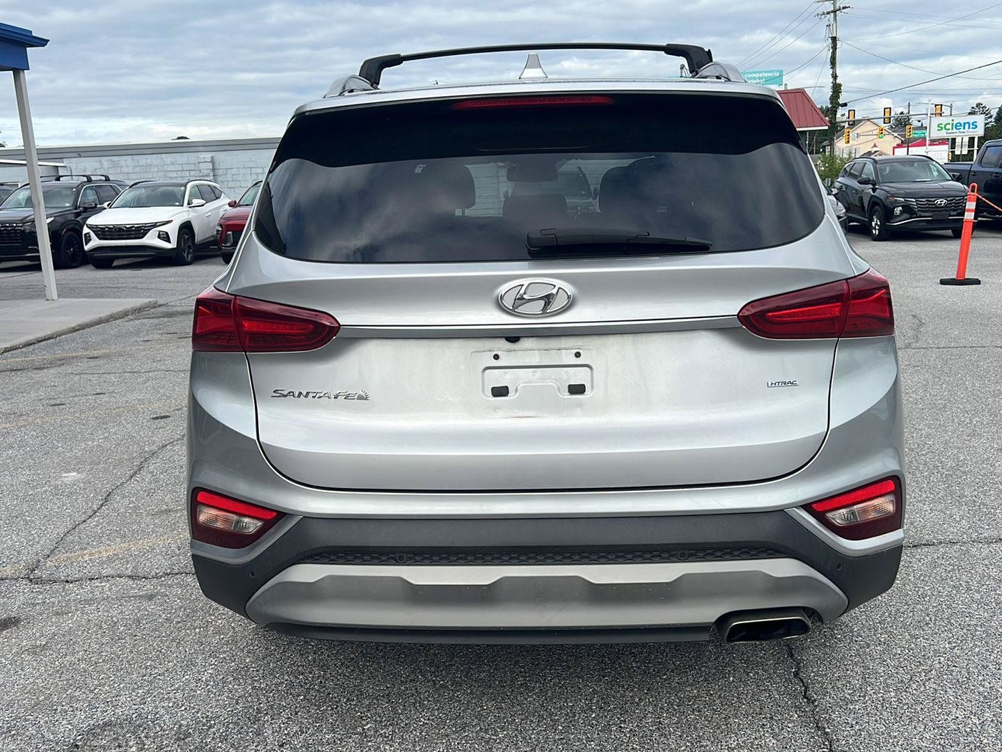Used 2020 Hyundai Santa Fe SEL w/ Convenience + Premium Package AWD/4WD image 4