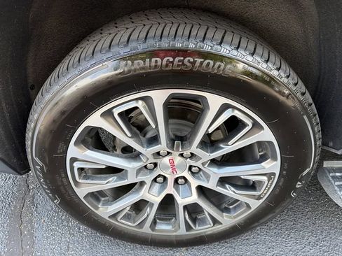 Used 2026 GMC Yukon XL Denali w/ Sun & Power Step Package RWD image 17
