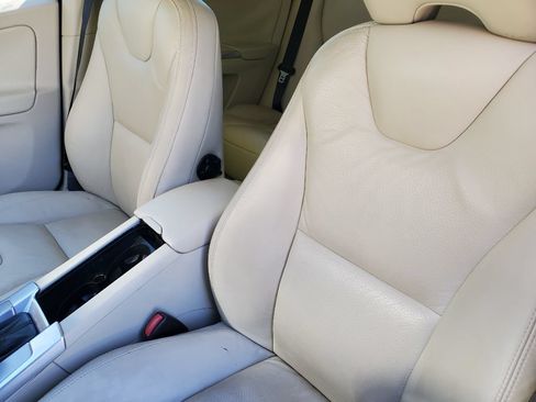 Used 2013 Volvo XC60 3.2 FWD image 18