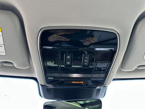 Used 2023 Land Rover Range Rover Sport SE image 27