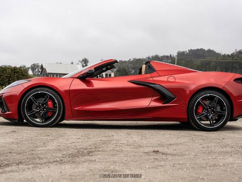 Used 2025 Chevrolet Corvette Stingray Premium Conv w/ 3LT RWD image 3