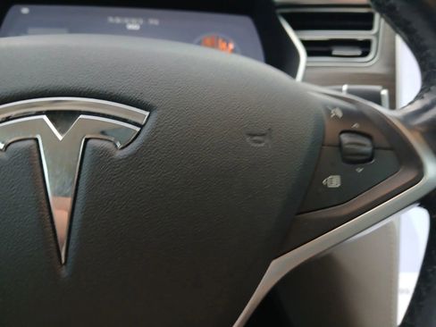 Used 2015 Tesla Model S 60 image 28