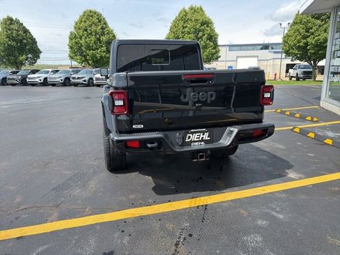 Used 2022 Jeep Gladiator Overland AWD/4WD image 4