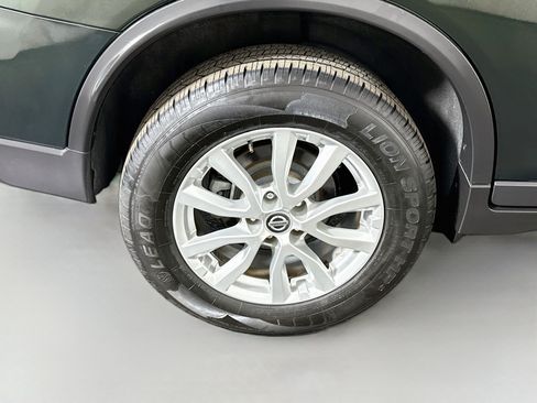 Used 2020 Nissan Rogue SV AWD/4WD image 33