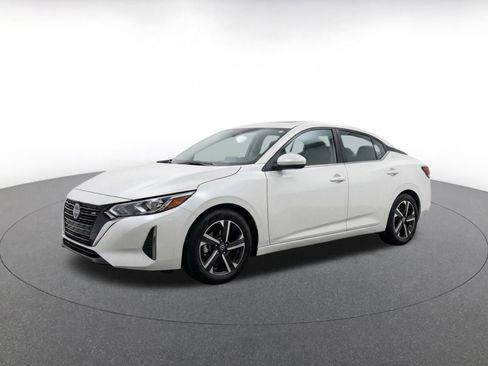 Used 2025 Nissan Sentra SV FWD image 3