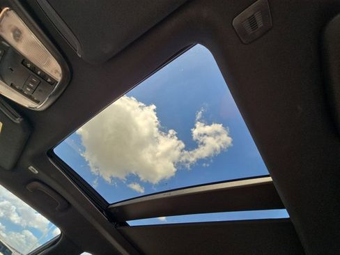 Used 2019 Chrysler 300 Limited w/ Light Group image 15