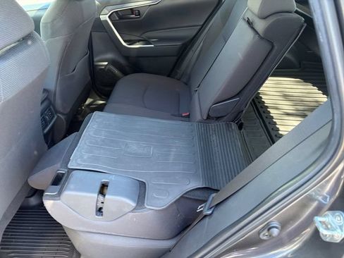 Used 2023 Toyota RAV4 LE AWD/4WD image 12