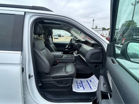 Used 2025 Ford Expedition Active AWD/4WD image 22
