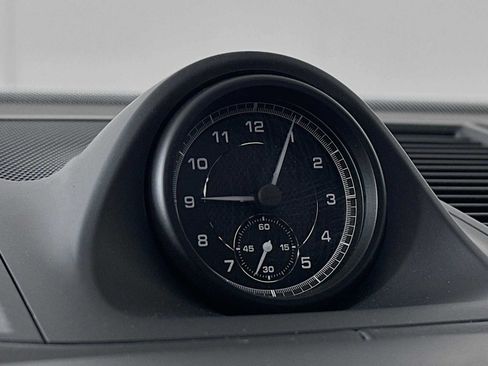 Certified 2026 Porsche Macan AWD/4WD image 16
