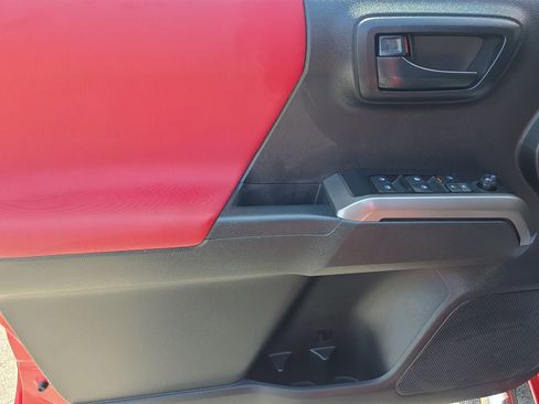 Used 2022 Toyota Tacoma SR5 image 21