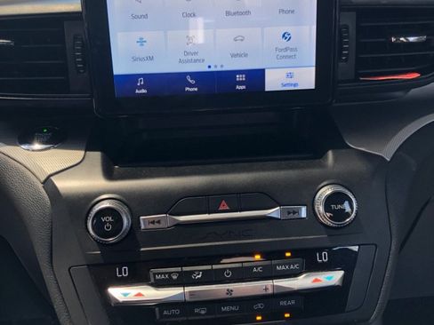 Used 2020 Ford Explorer XLT RWD image 15