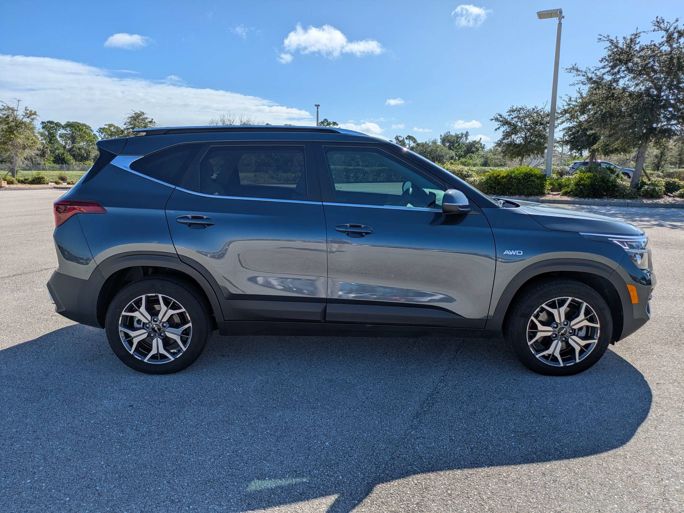 Certified 2023 Kia Seltos EX AWD/4WD image 3